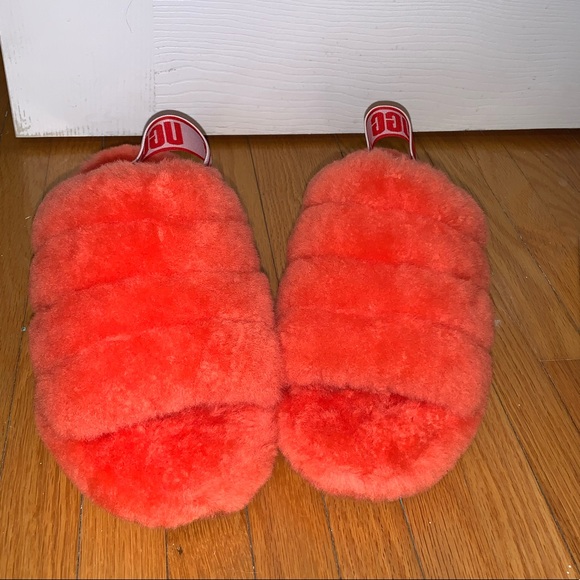 Ugg Fluff Yeah Slide- Bright Red, new in box never worn.. super cozy & stylish! - Picture 7 of 7